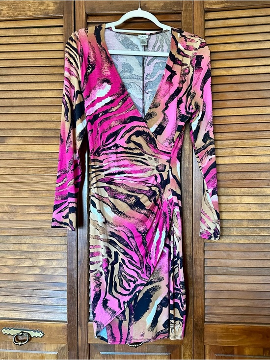 Cache Dresses & Skirts - Caché faux wrap ruched long sleeve animal print pink and tan dress